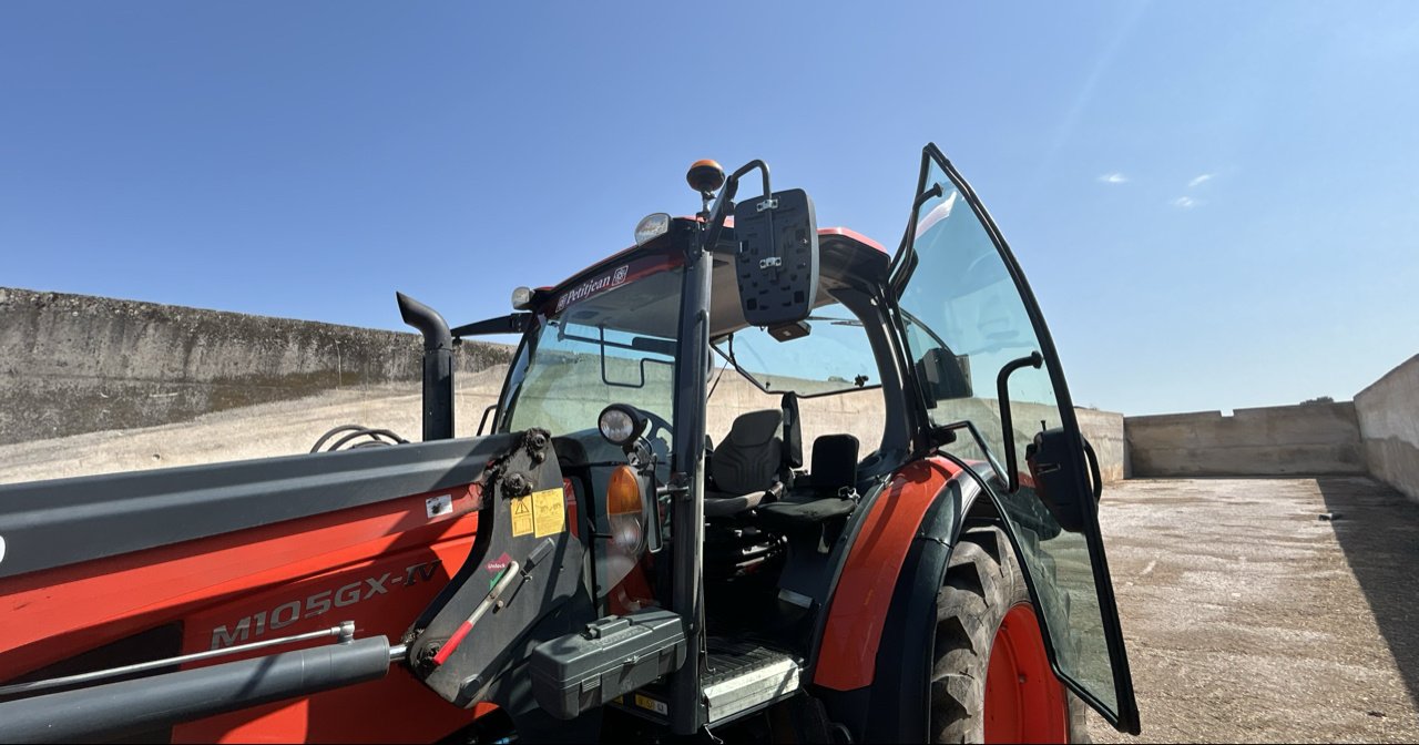 Traktor типа Kubota M105GX -IV, Gebrauchtmaschine в Einvaux (Фотография 5)