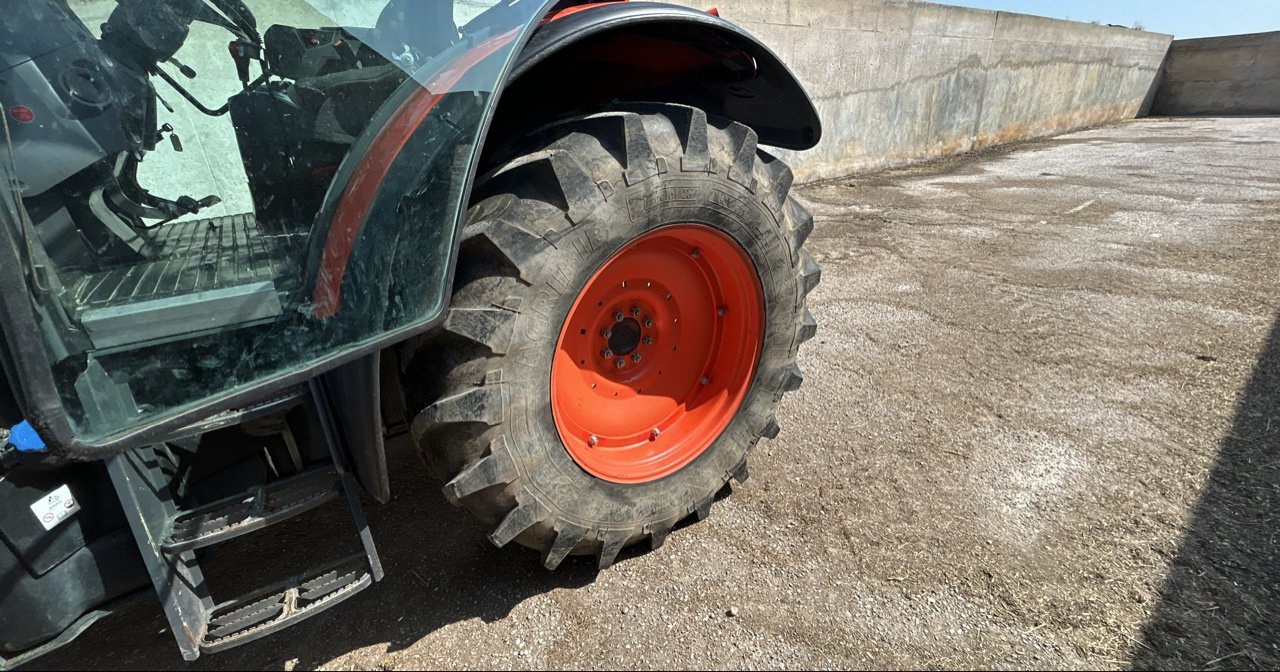 Traktor типа Kubota M105GX -IV, Gebrauchtmaschine в Einvaux (Фотография 8)