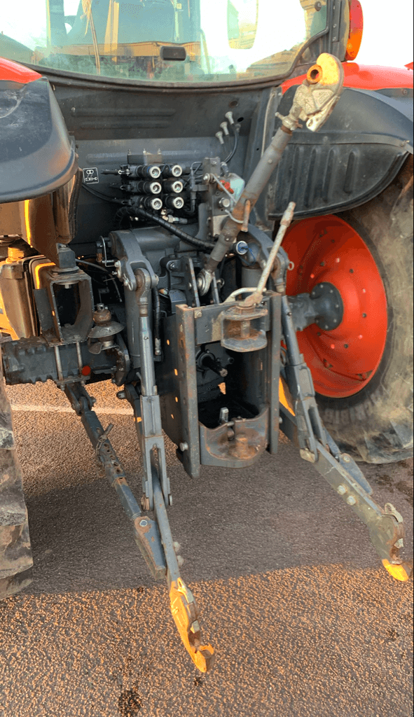 Traktor типа Kubota M105GX, Gebrauchtmaschine в CINTHEAUX (Фотография 6)
