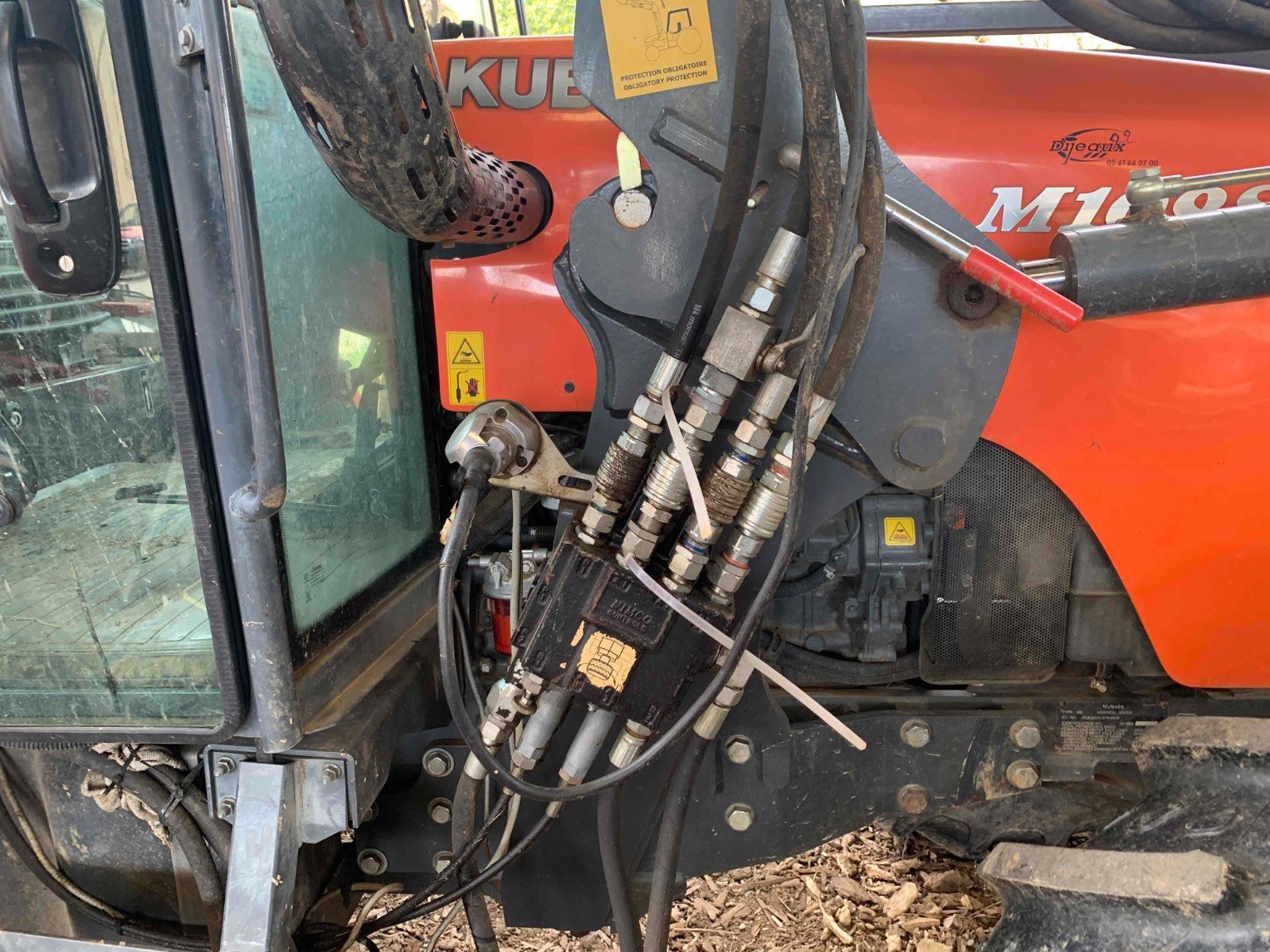 Traktor typu Kubota M108S, Gebrauchtmaschine w ORLEIX (Zdjęcie 9)