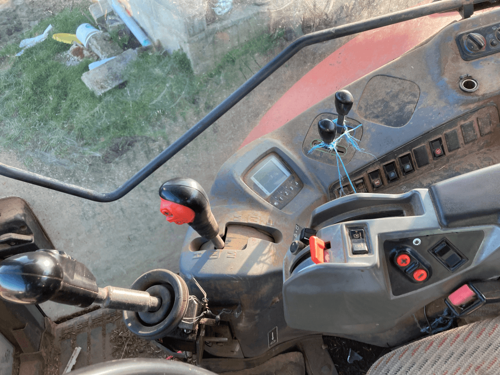 Traktor of the type Kubota M110GX, Gebrauchtmaschine in CINTHEAUX (Picture 4)