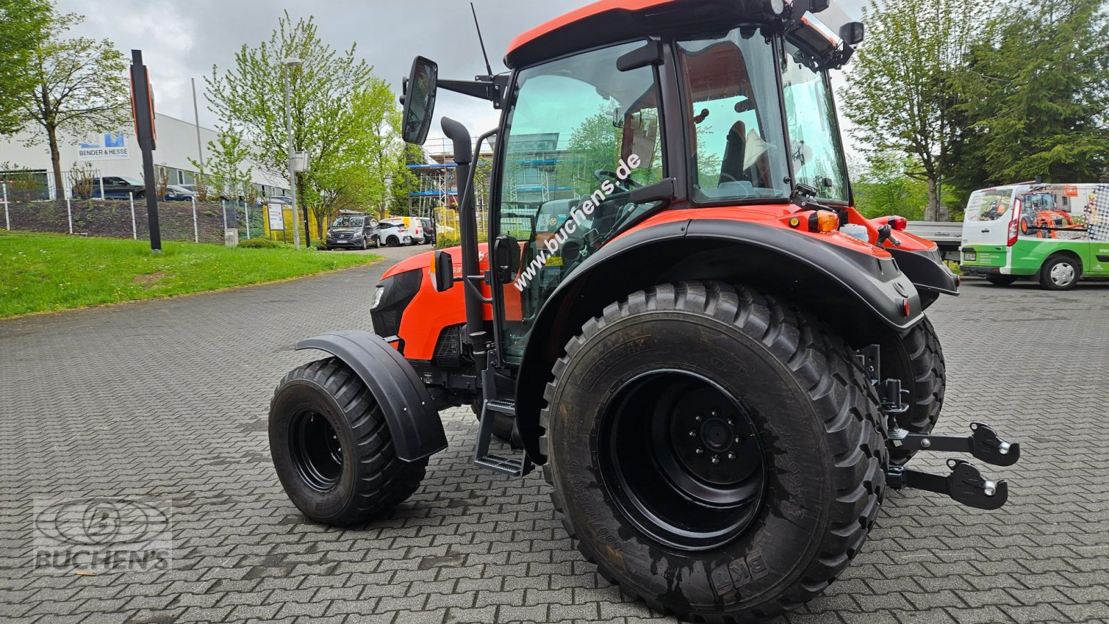 Traktor типа Kubota M4-063 CAB, Gebrauchtmaschine в Olpe (Фотография 5)