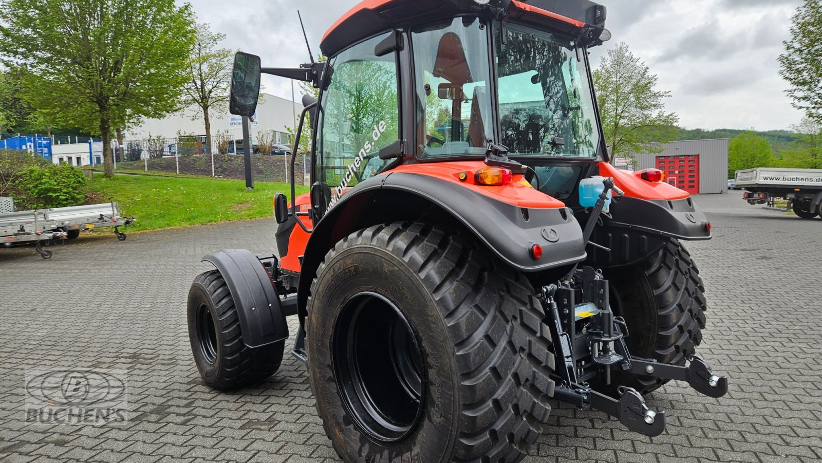Traktor типа Kubota M4-063 CAB, Gebrauchtmaschine в Olpe (Фотография 7)