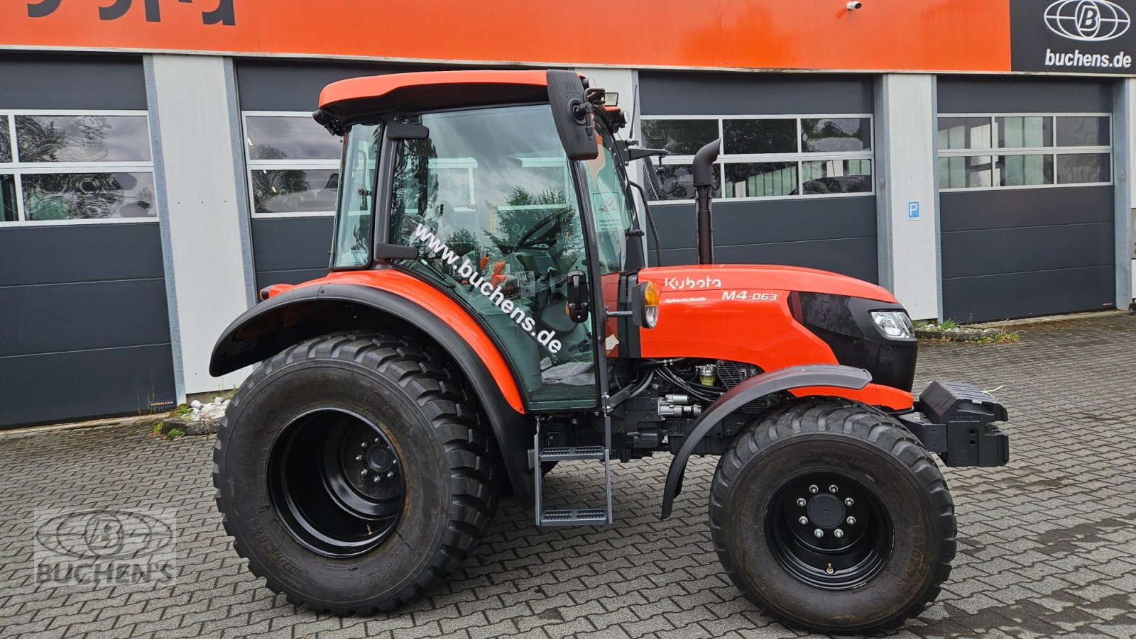 Traktor типа Kubota M4-063 CAB, Gebrauchtmaschine в Olpe (Фотография 13)