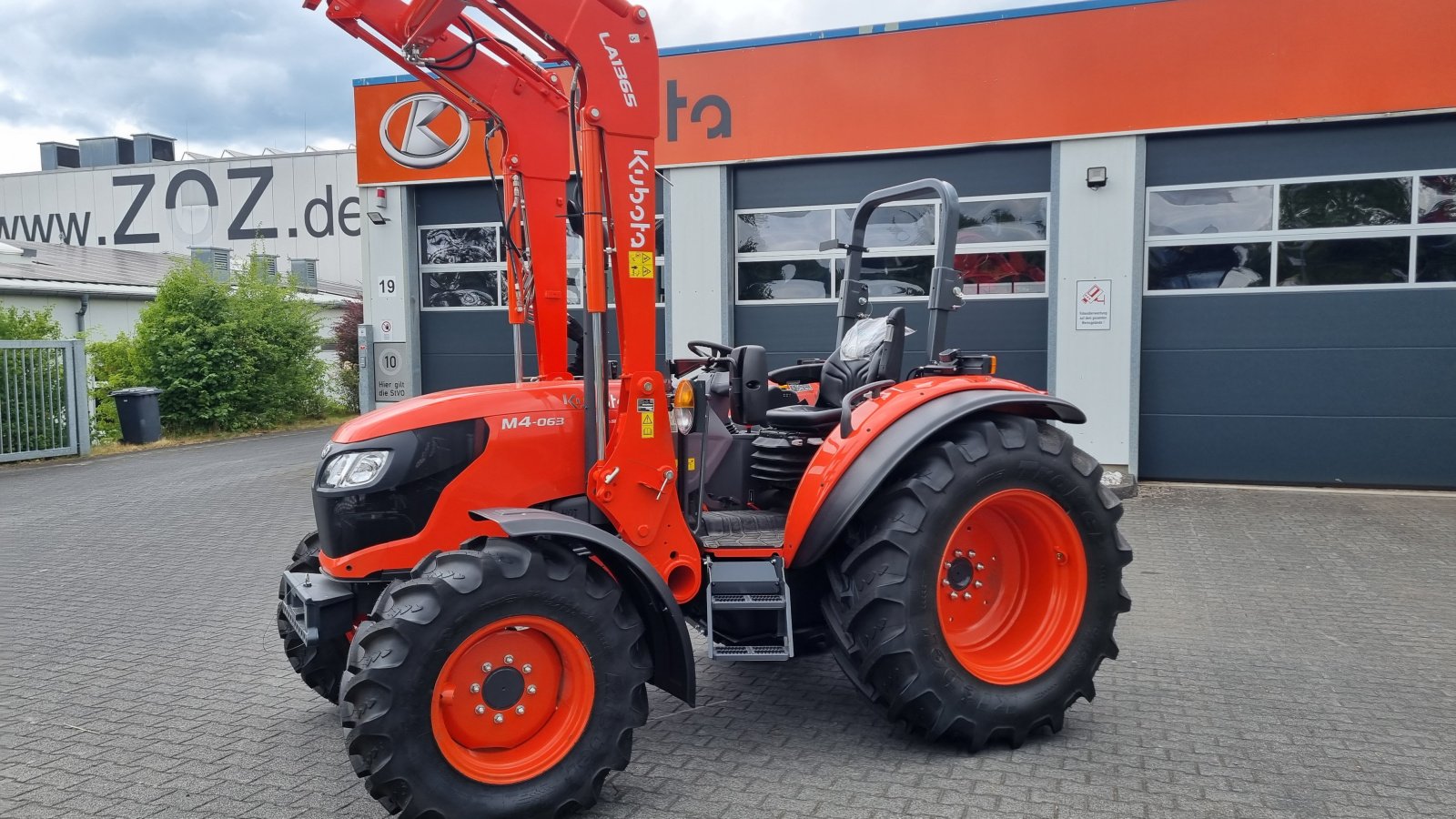 Traktor tipa Kubota M4-063  ROPS incl Frontlader, Neumaschine u Olpe (Slika 14)