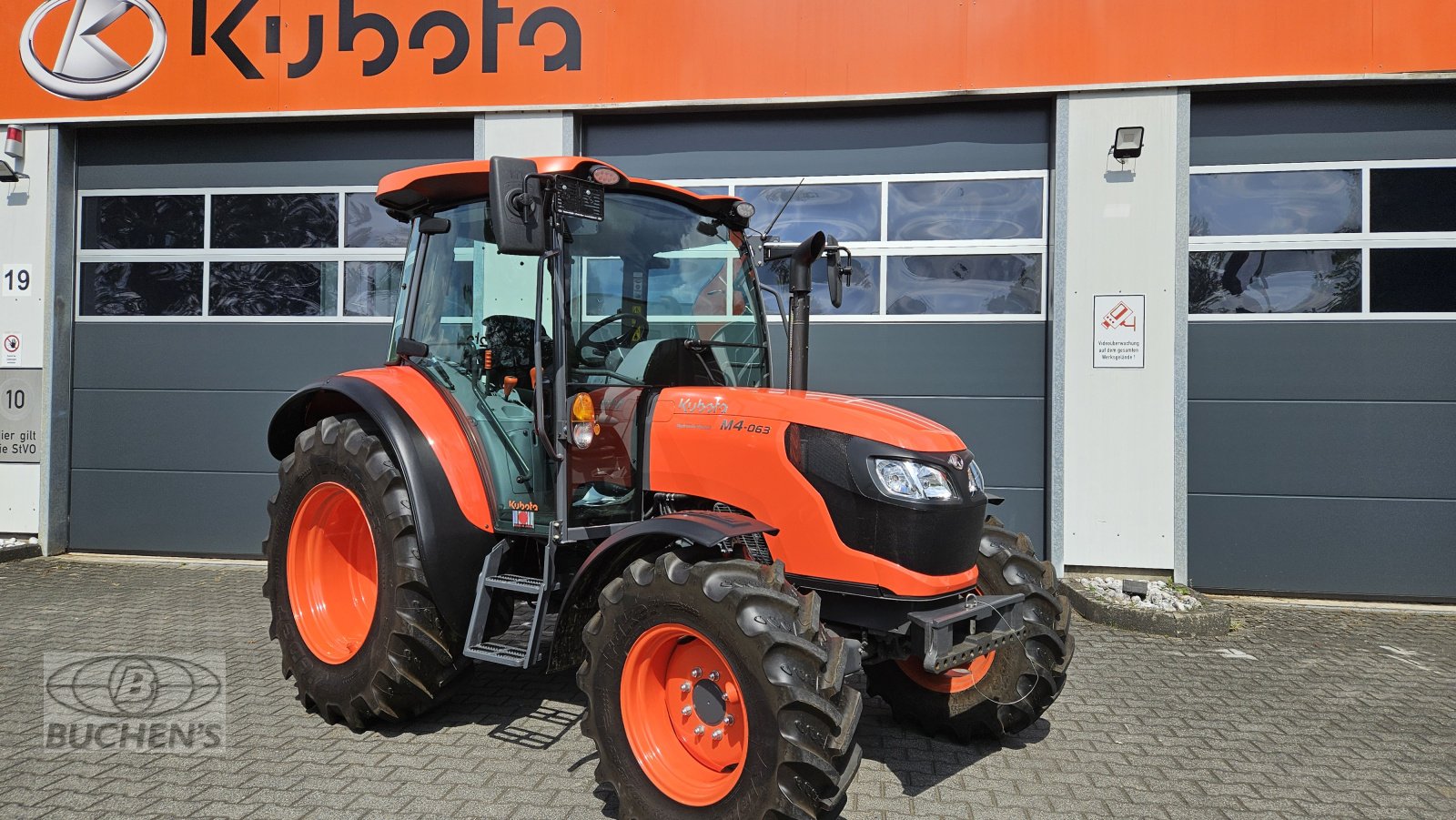 Traktor типа Kubota M4-063, Gebrauchtmaschine в Olpe (Фотография 2)