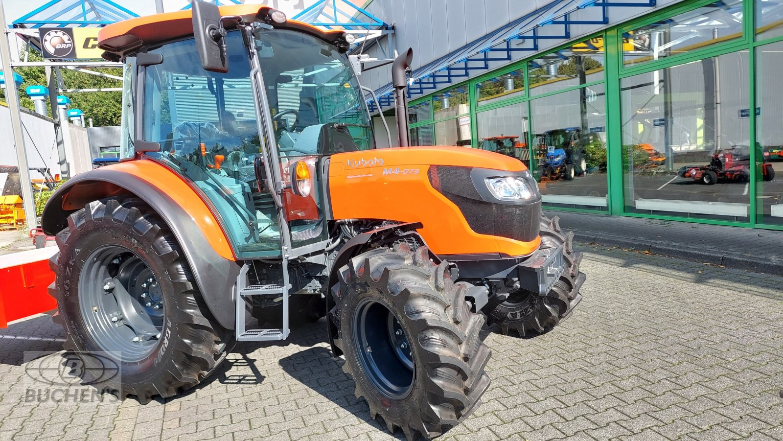 Traktor of the type Kubota M4-073 CAB, Neumaschine in Olpe (Picture 6)
