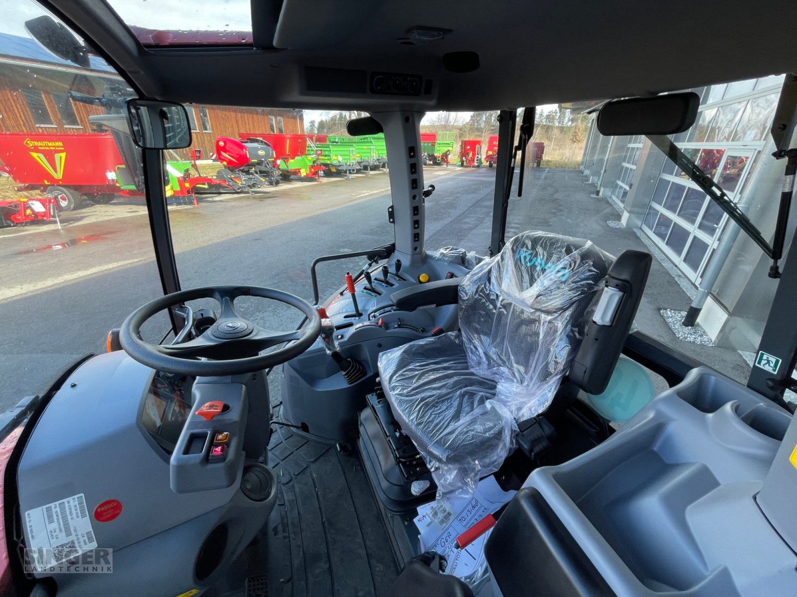 Traktor des Typs Kubota M4-073, Neumaschine in Ebenhofen (Bild 8)