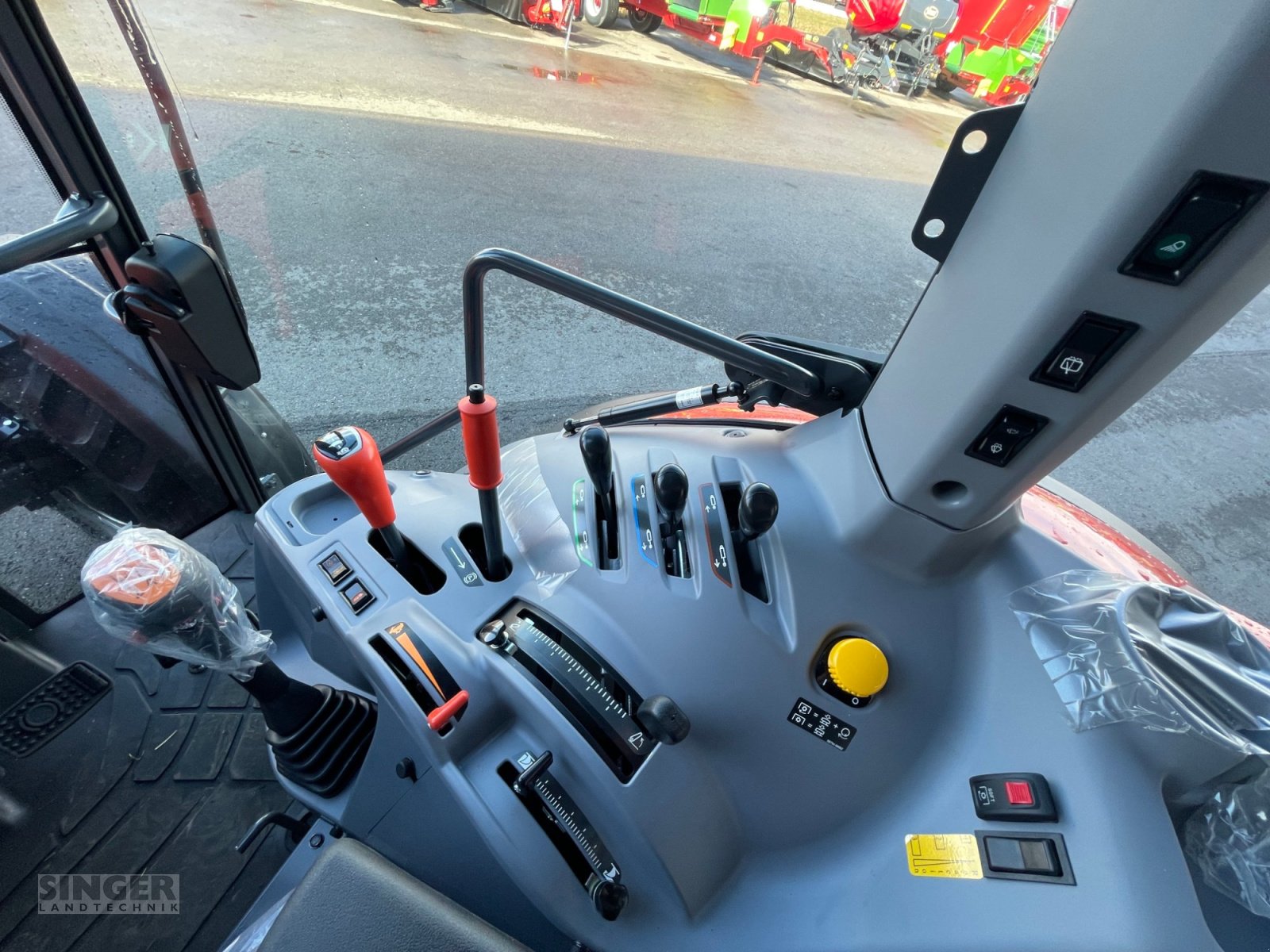 Traktor des Typs Kubota M4-073, Neumaschine in Ebenhofen (Bild 9)