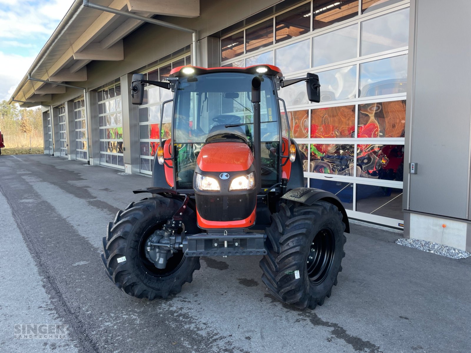 Traktor des Typs Kubota M4-073, Neumaschine in Ebenhofen (Bild 11)