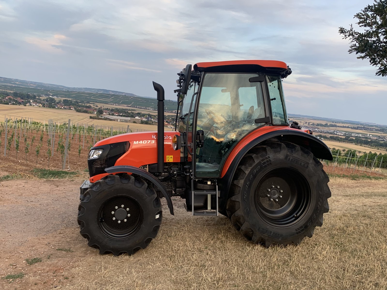 Traktor des Typs Kubota M4073, Gebrauchtmaschine in Bretzenheim (Bild 1)