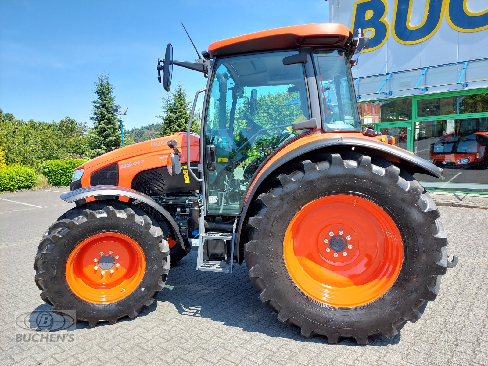 Traktor of the type Kubota M5-092 CAB, Neumaschine in Olpe (Picture 2)