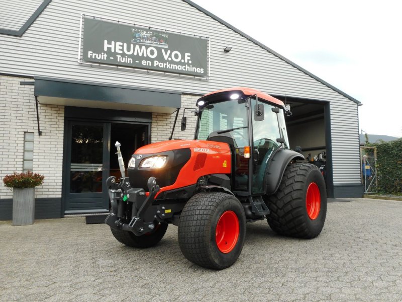 Traktor of the type Kubota M5072 narrow, Neumaschine in Hedel (Picture 1)