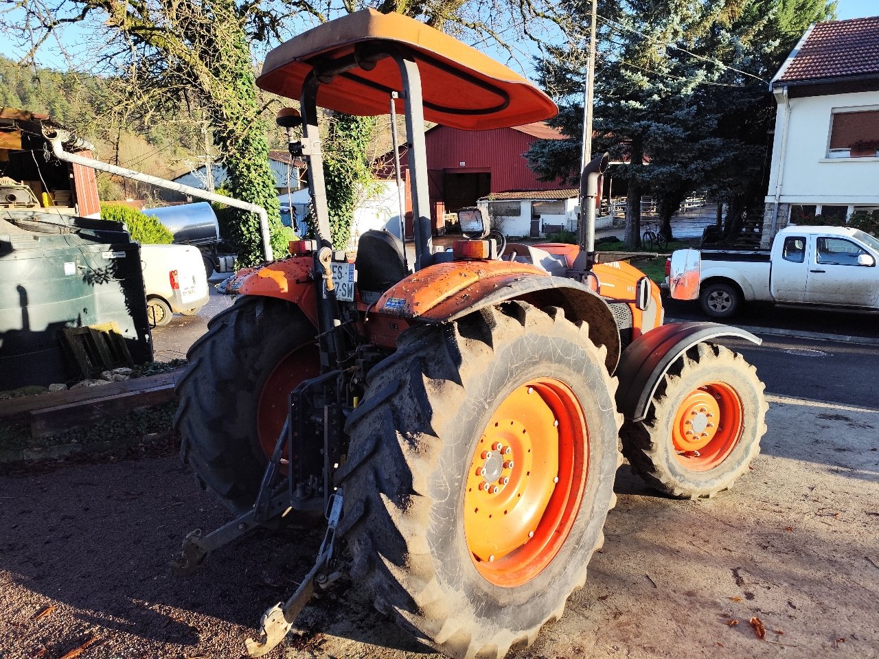 Traktor типа Kubota M5111 DTH, Gebrauchtmaschine в Roches-sur-Marne (Фотография 3)