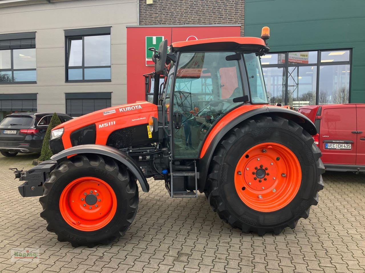 Traktor типа Kubota M5111, Gebrauchtmaschine в Bakum (Фотография 2)