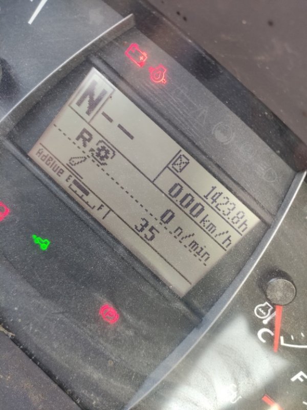 Traktor Türe ait Kubota M6-132, Gebrauchtmaschine içinde COGNAC LA FORET (resim 4)