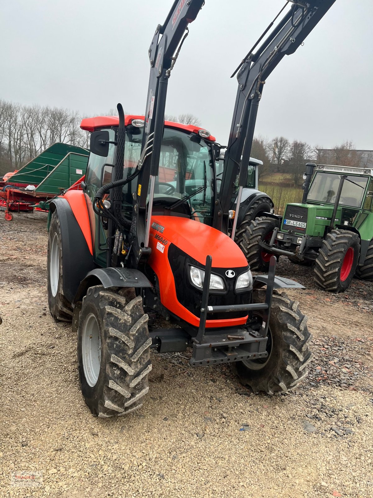 Traktor van het type Kubota M6040, Gebrauchtmaschine in Mainburg/Wambach (Foto 3)