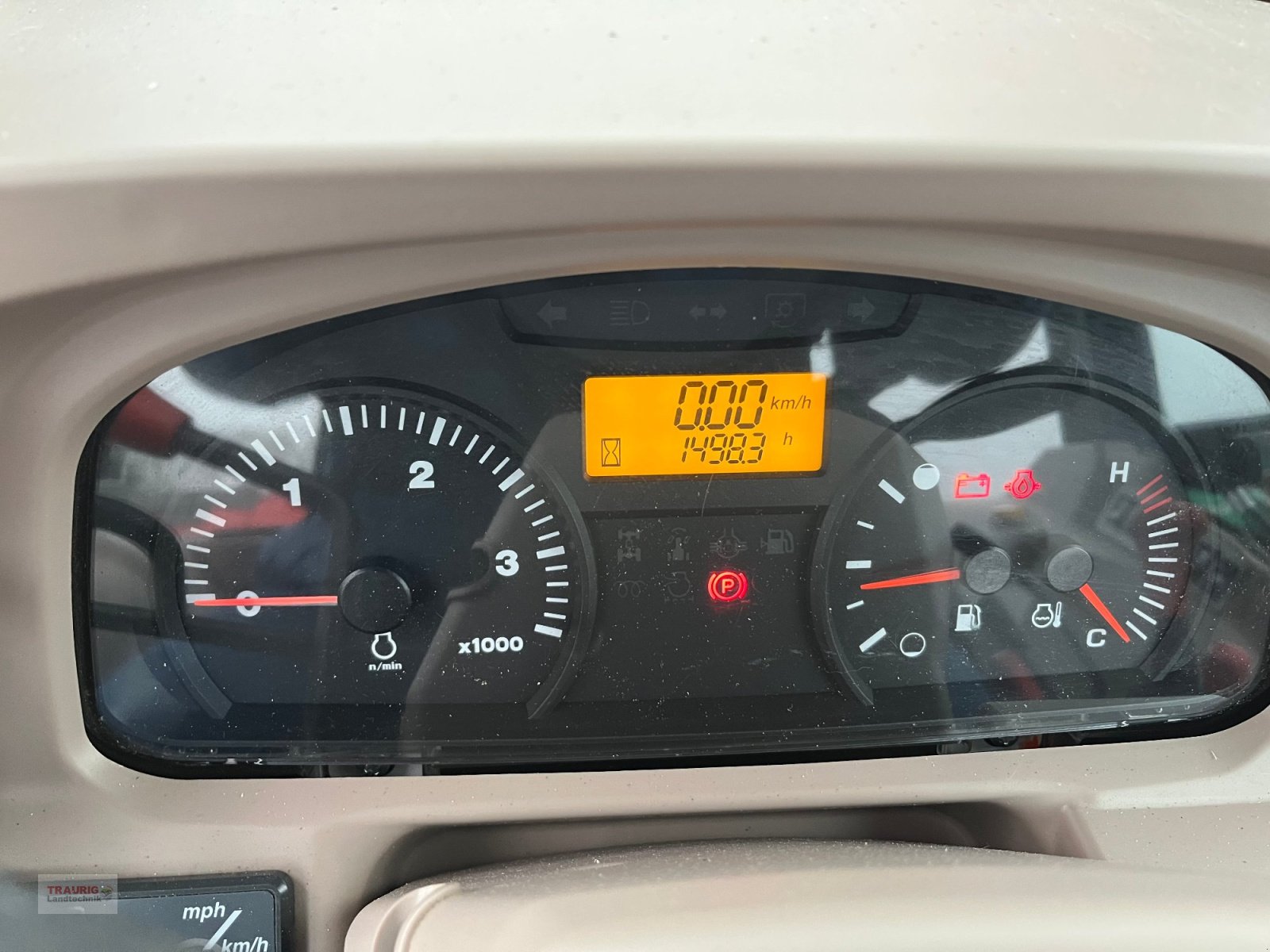 Traktor van het type Kubota M6040, Gebrauchtmaschine in Mainburg/Wambach (Foto 4)