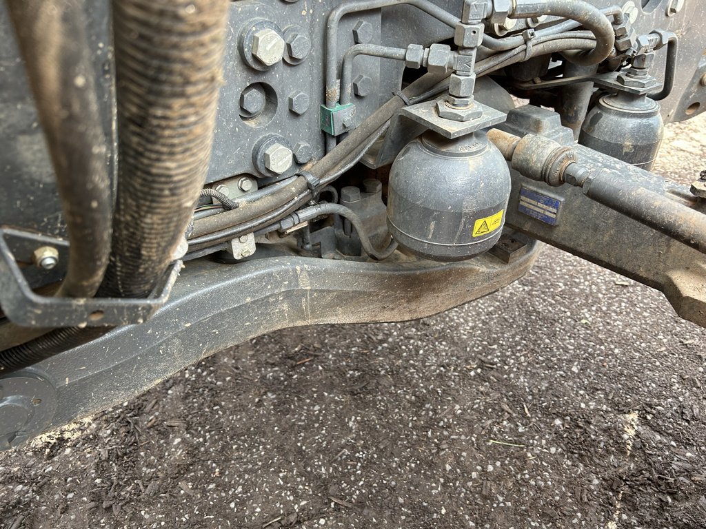 Traktor des Typs Kubota M6121, Gebrauchtmaschine in ATHIS (Bild 7)