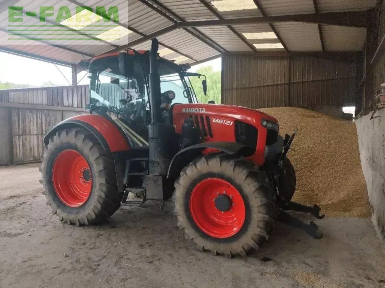 Traktor des Typs Kubota m6121, Gebrauchtmaschine in CHAUVONCOURT (Bild 1)