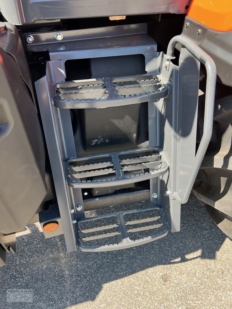 Traktor van het type Kubota M6132, Gebrauchtmaschine in Erlbach (Foto 5)