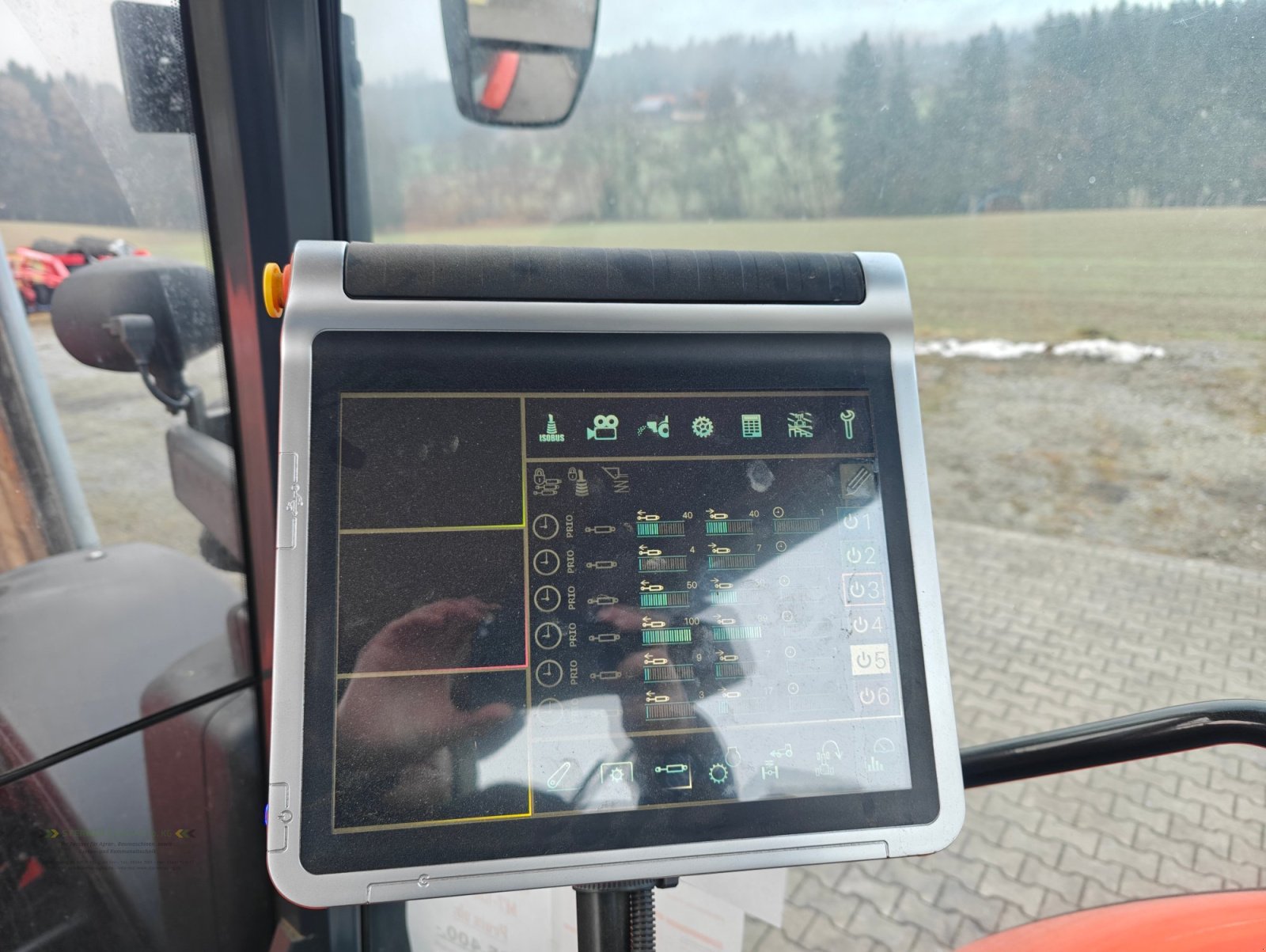 Traktor des Typs Kubota M7-153 Premium KVT ZF stufenlos Getriebe FH FZW, Gebrauchtmaschine in Eging am See (Bild 13)
