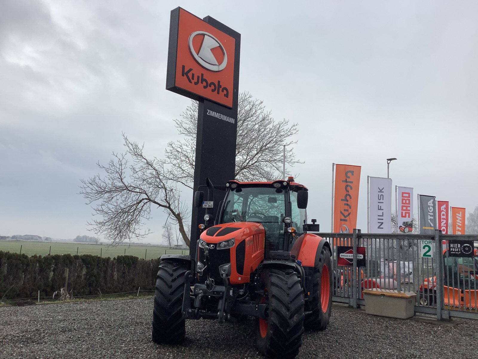 Traktor типа Kubota M7-153 Premium KVT, Gebrauchtmaschine в Ertingen (Фотография 2)