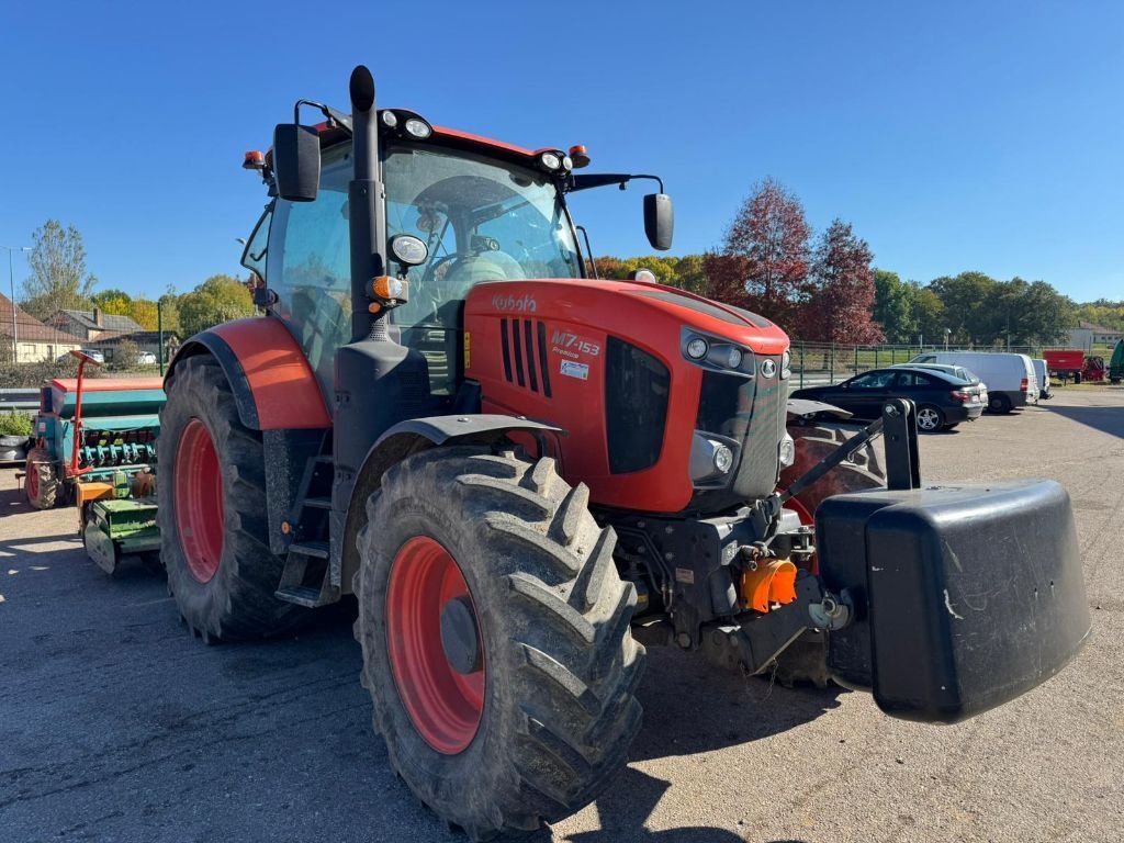 Traktor от тип Kubota M7 153 PREMIUM, Gebrauchtmaschine в PIERRE BUFFIERE (Снимка 2)