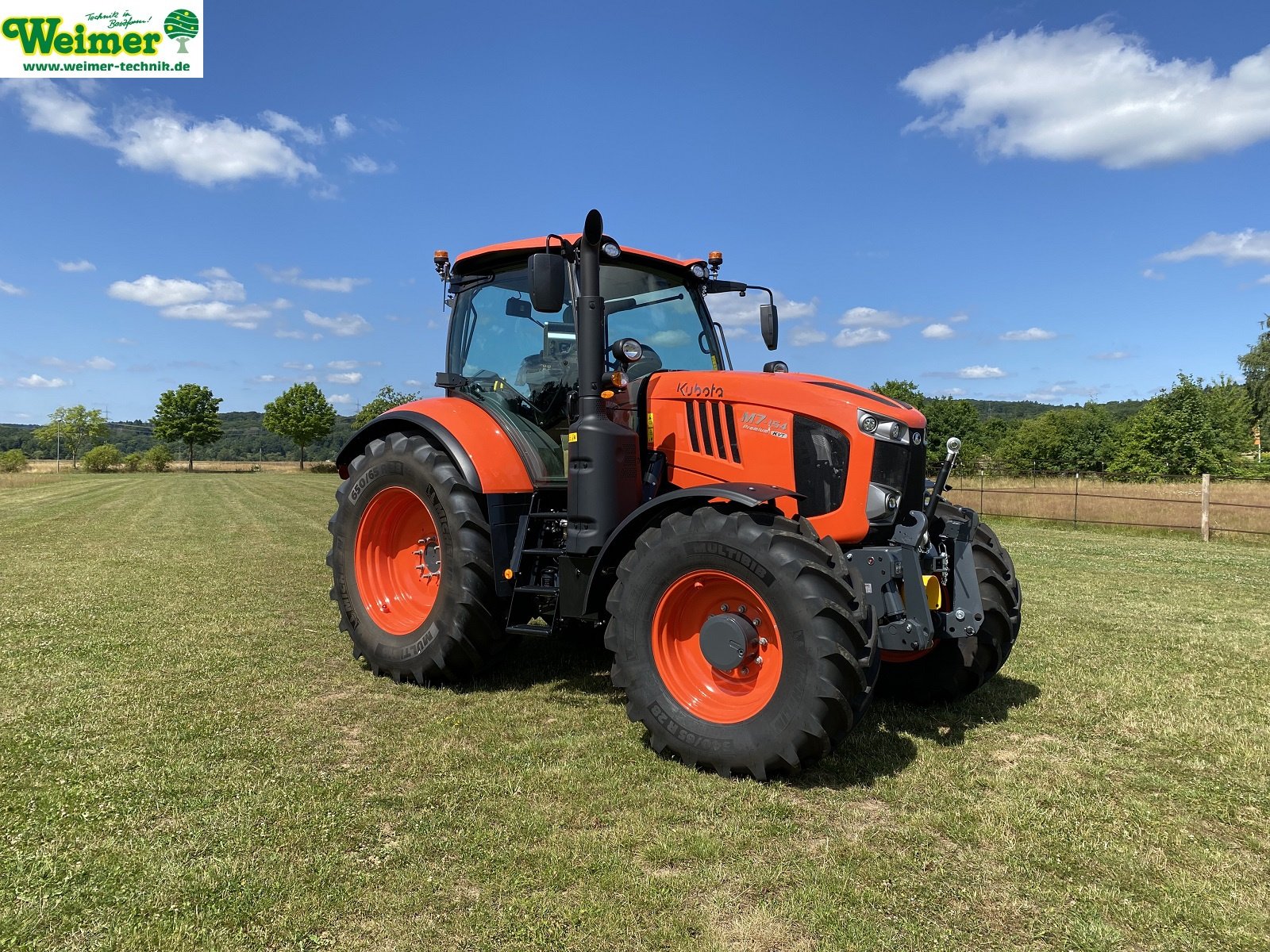 Traktor of the type Kubota M7-154, Neumaschine in Lollar, Ruttershausen (Picture 1)