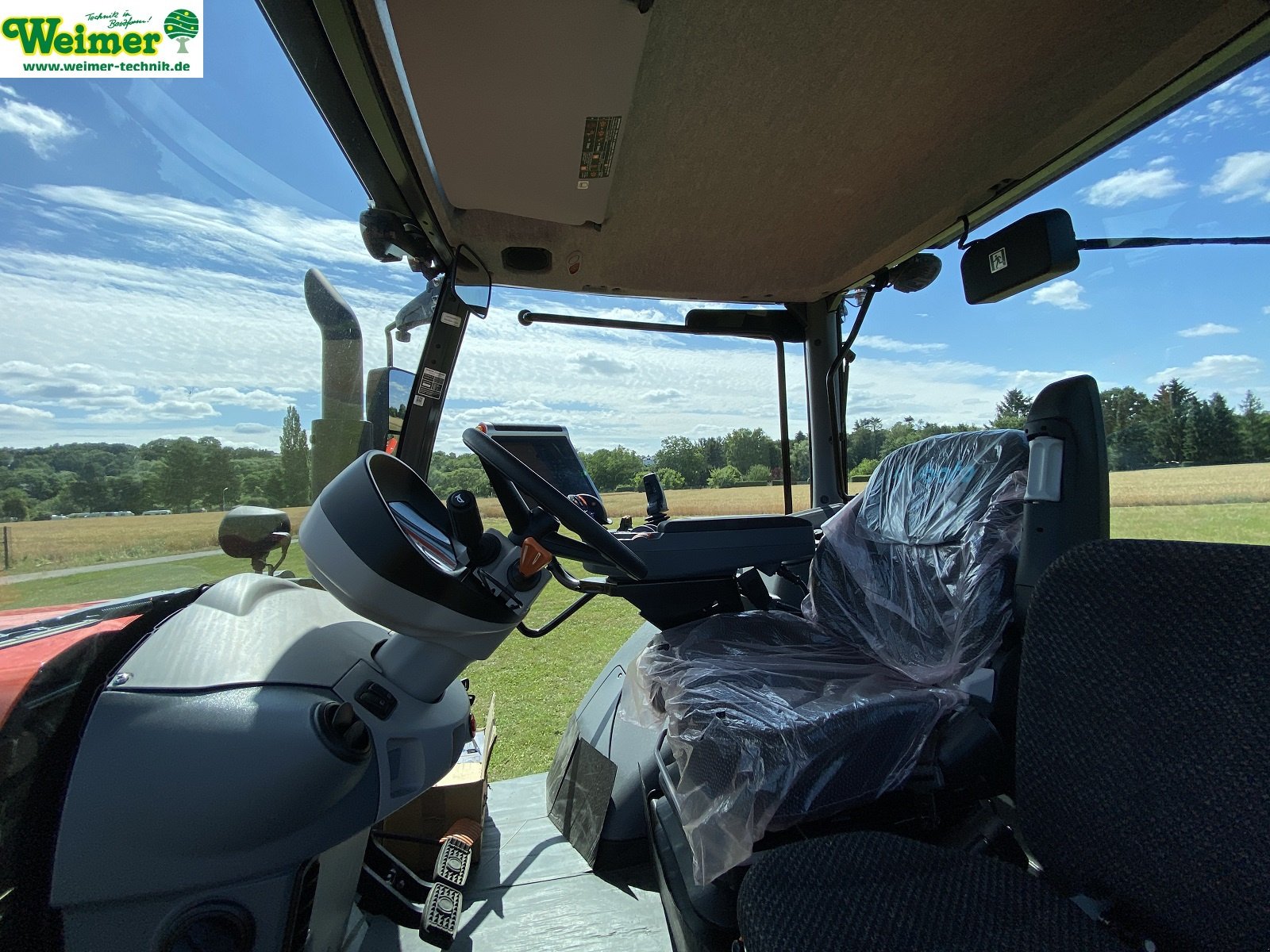 Traktor of the type Kubota M7-154, Neumaschine in Lollar, Ruttershausen (Picture 11)
