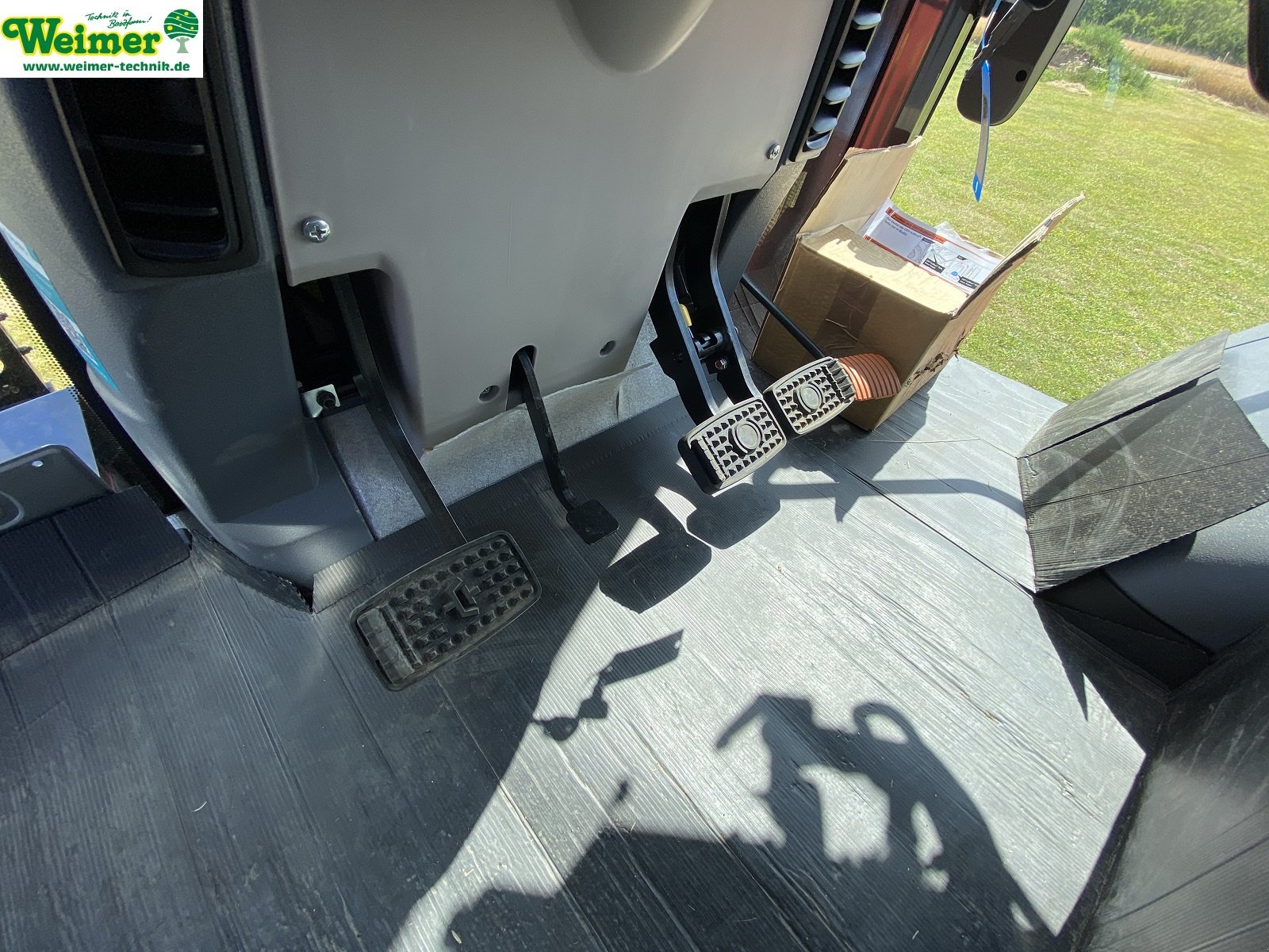 Traktor of the type Kubota M7-154, Neumaschine in Lollar, Ruttershausen (Picture 13)