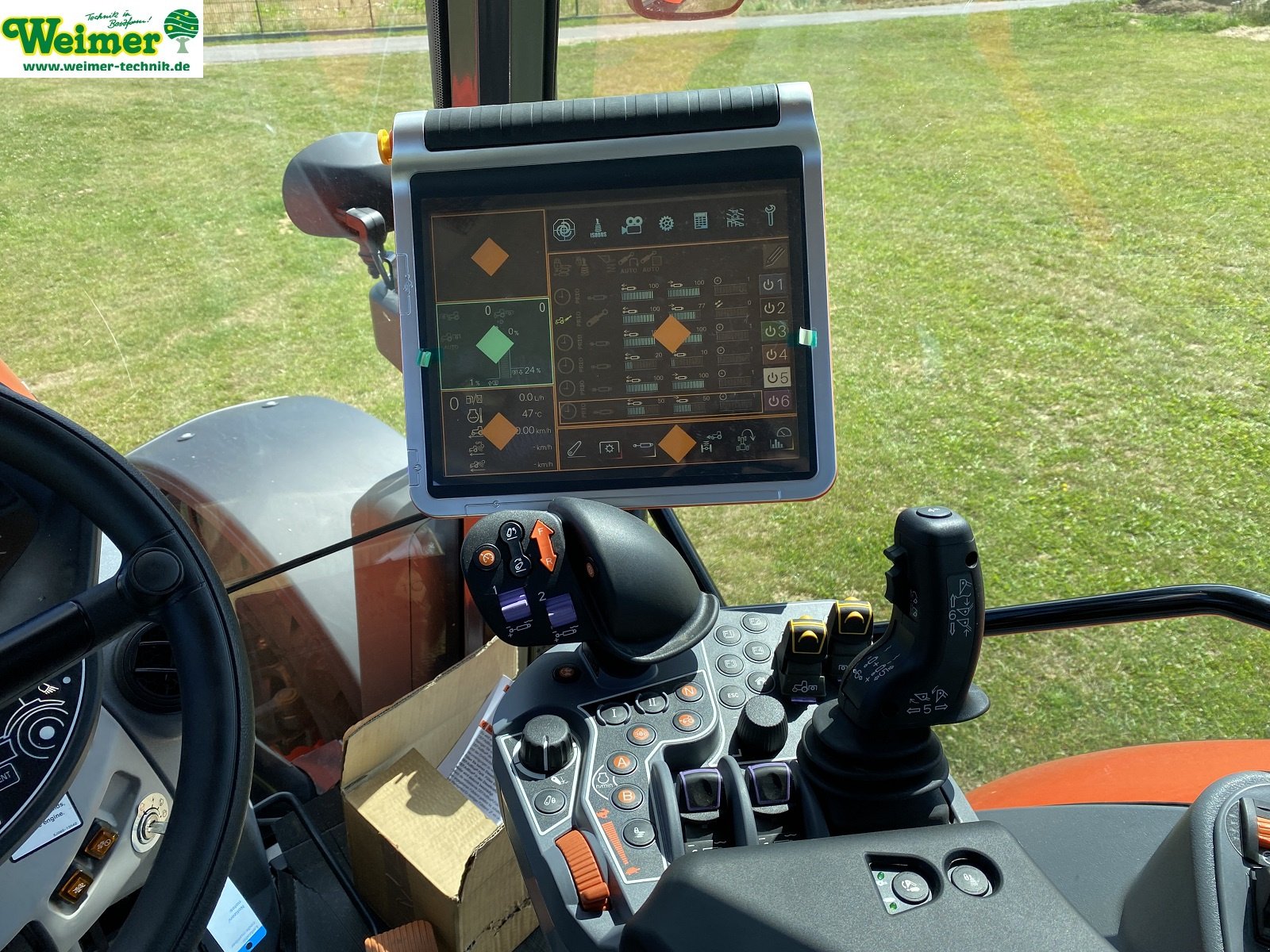 Traktor of the type Kubota M7-154, Neumaschine in Lollar, Ruttershausen (Picture 14)