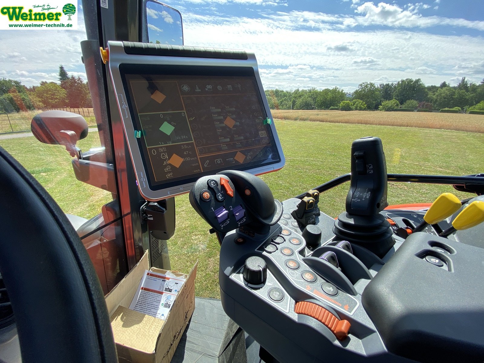 Traktor of the type Kubota M7-154, Neumaschine in Lollar, Ruttershausen (Picture 21)