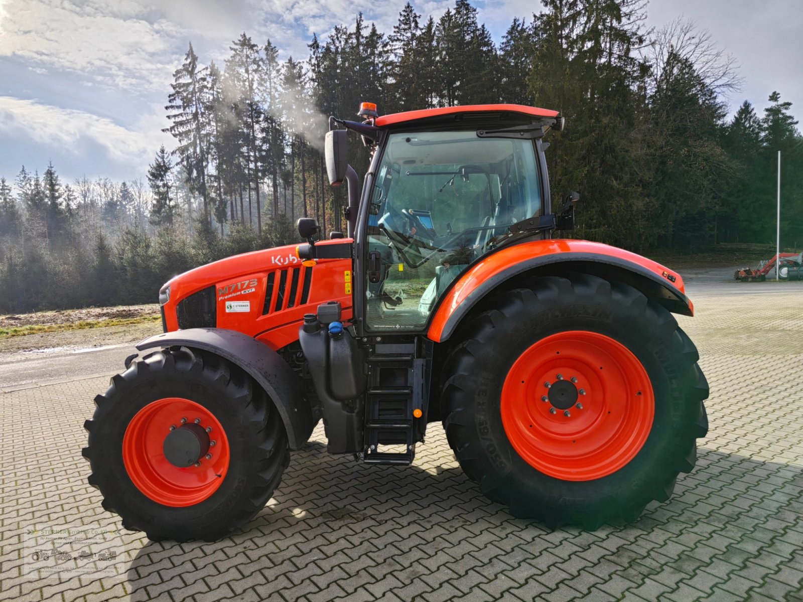 Traktor des Typs Kubota M7-173 Premium KVT, Gebrauchtmaschine in Eging am See (Bild 2)