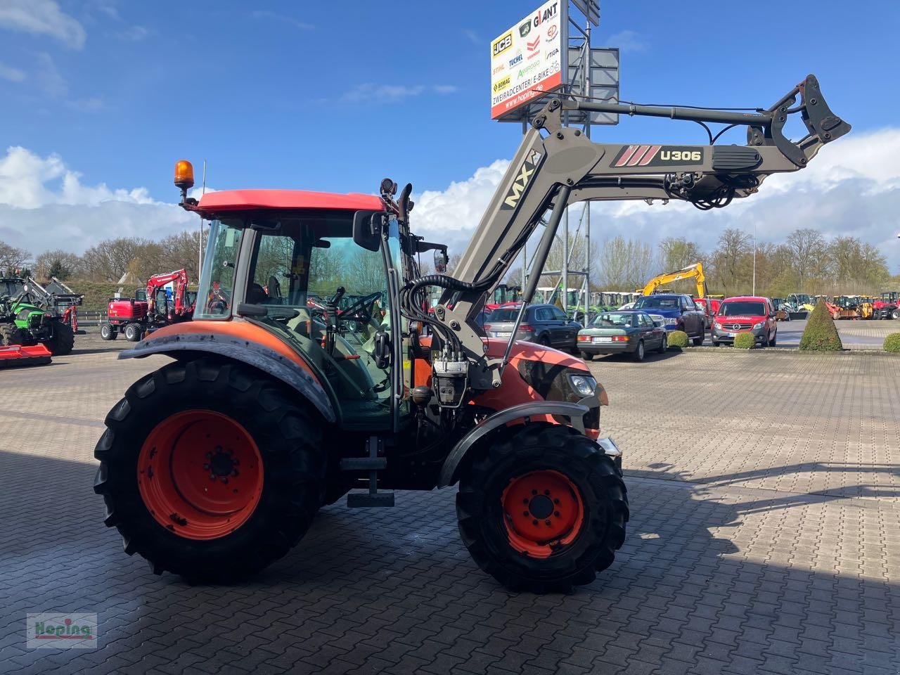 Traktor от тип Kubota M7040H-C, Gebrauchtmaschine в Bakum (Снимка 5)