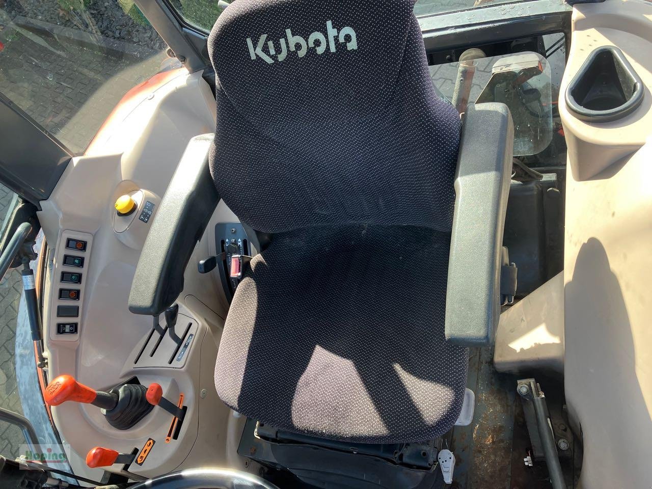 Traktor от тип Kubota M7040H-C, Gebrauchtmaschine в Bakum (Снимка 16)