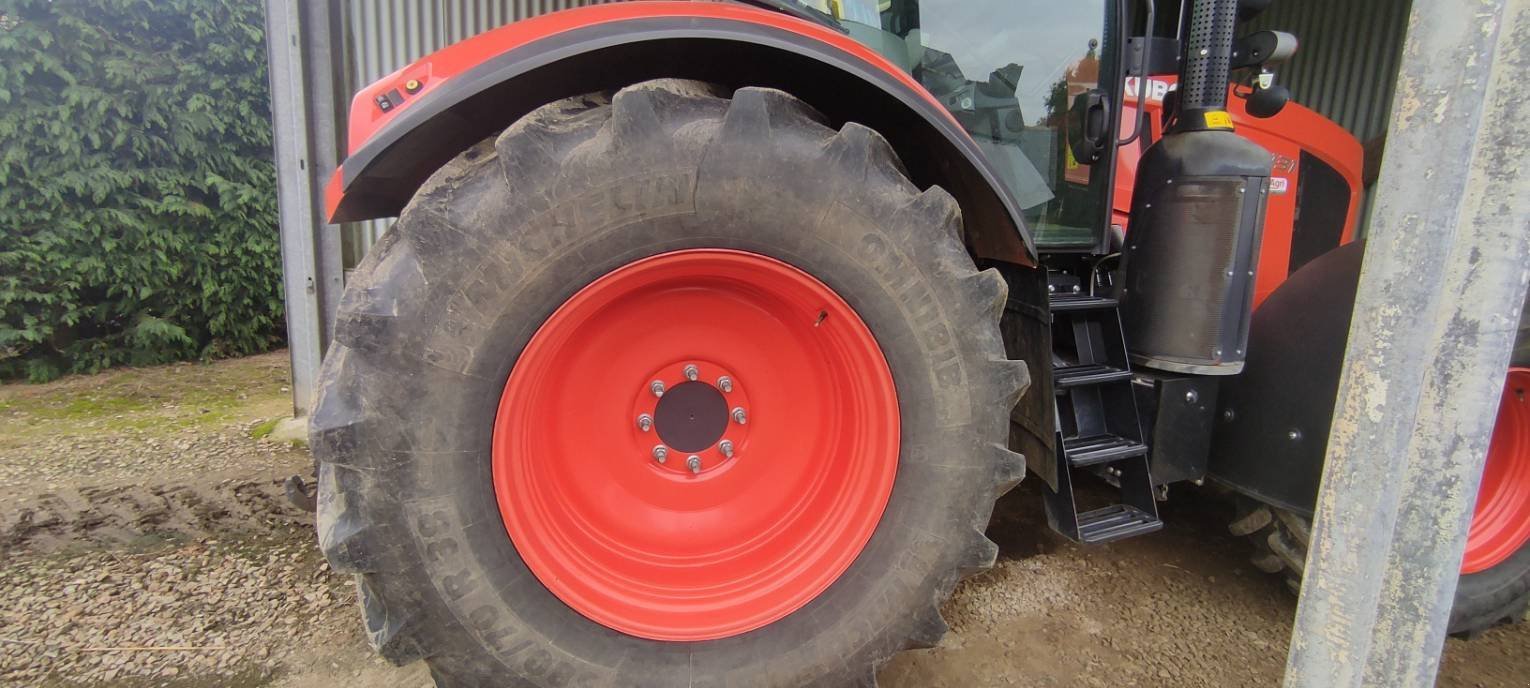 Traktor za tip Kubota M7131, Gebrauchtmaschine u Le Horps (Slika 2)