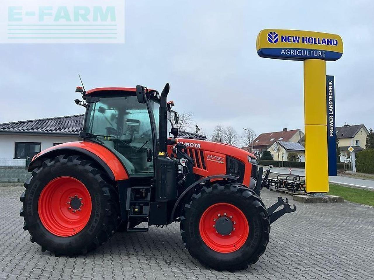 Traktor типа Kubota m7151, Gebrauchtmaschine в BORGENTREICH (Фотография 8)