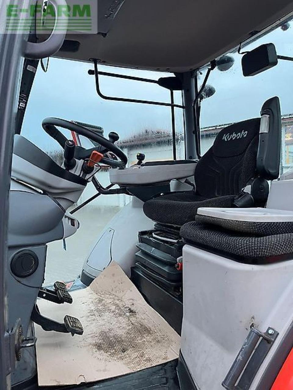 Traktor типа Kubota m7151, Gebrauchtmaschine в BORGENTREICH (Фотография 12)