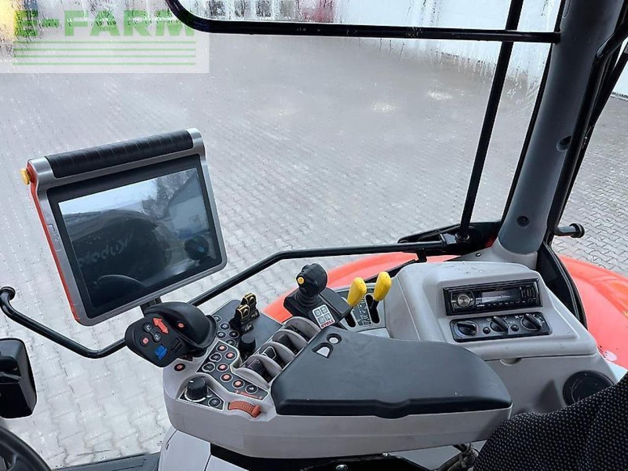 Traktor типа Kubota m7151, Gebrauchtmaschine в BORGENTREICH (Фотография 16)