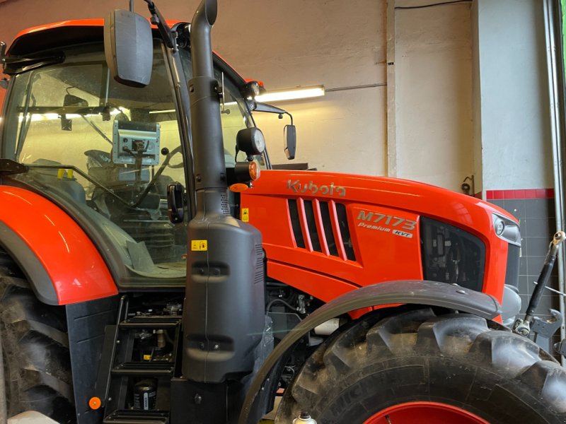 Traktor van het type Kubota M7173 Premium KVT, Gebrauchtmaschine in Nittenau (Foto 1)