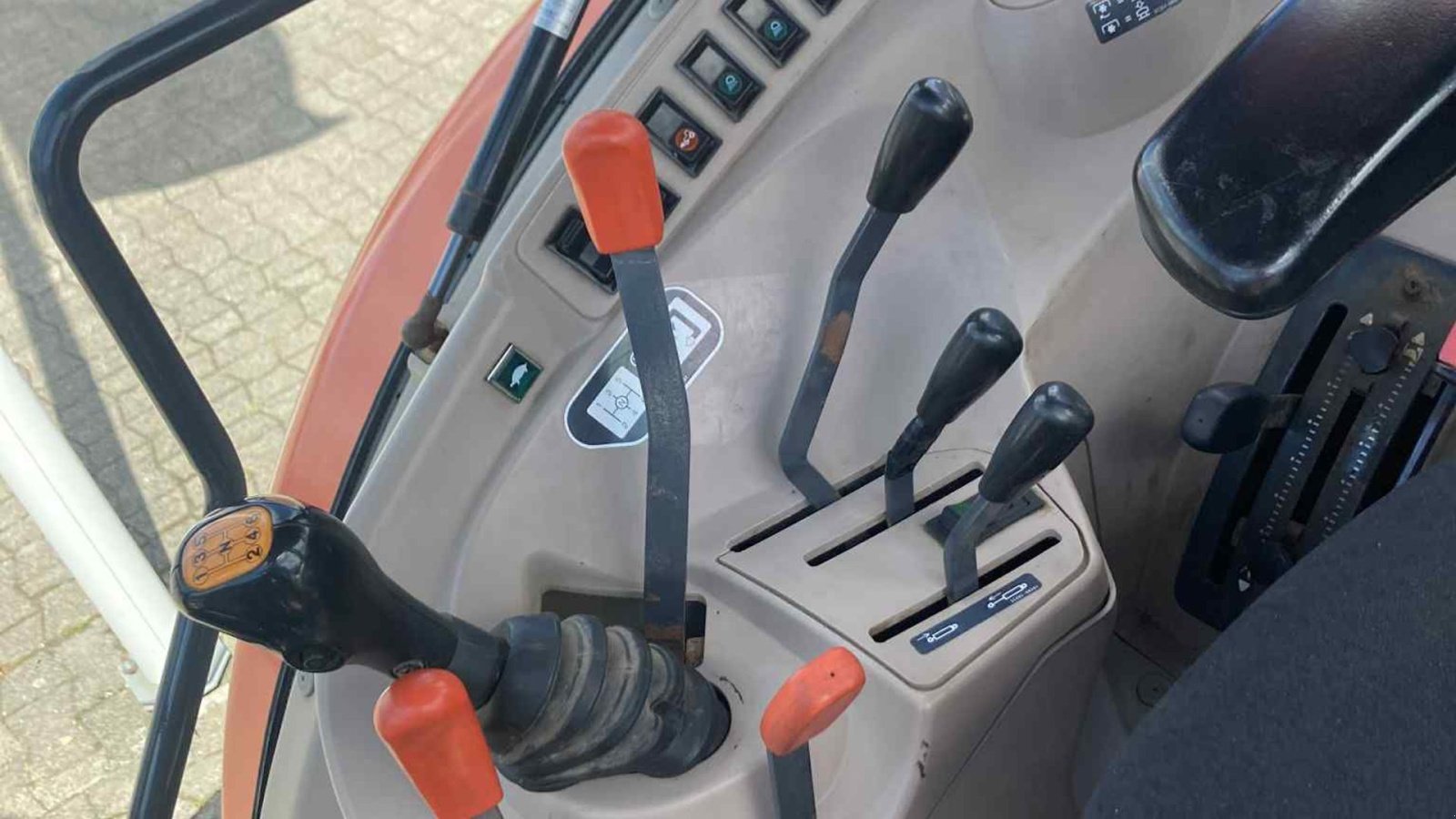 Traktor des Typs Kubota M8540N, Gebrauchtmaschine in Aulum (Bild 13)