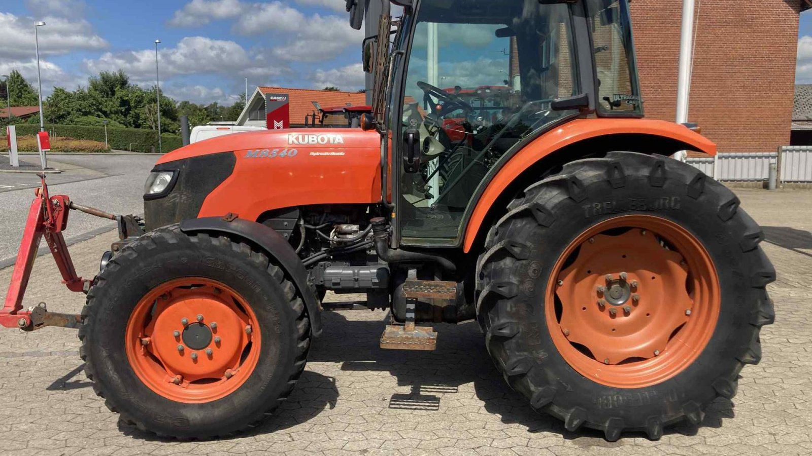 Traktor des Typs Kubota M8540N, Gebrauchtmaschine in Aulum (Bild 1)