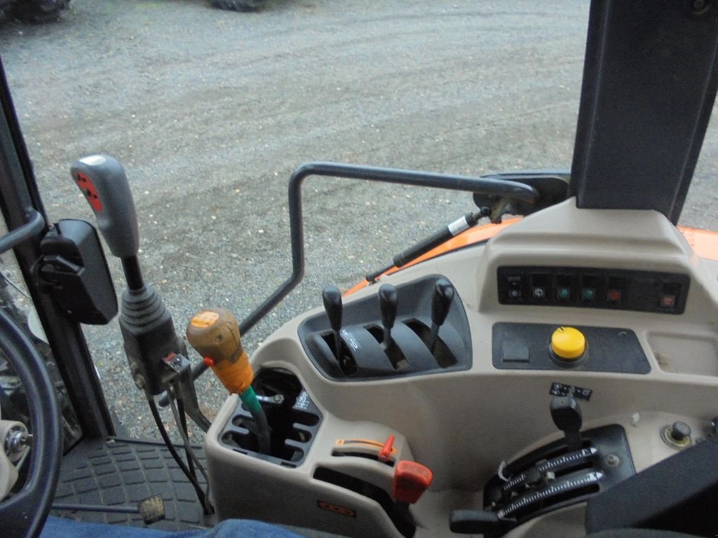 Traktor des Typs Kubota M8560DTH, Gebrauchtmaschine in AUTHON (Bild 9)