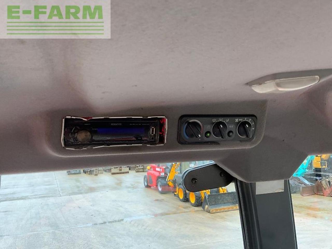 Traktor of the type Kubota m9540 hydraulic shuttle tractor (st25480), Gebrauchtmaschine in SHAFTESBURY (Picture 17)