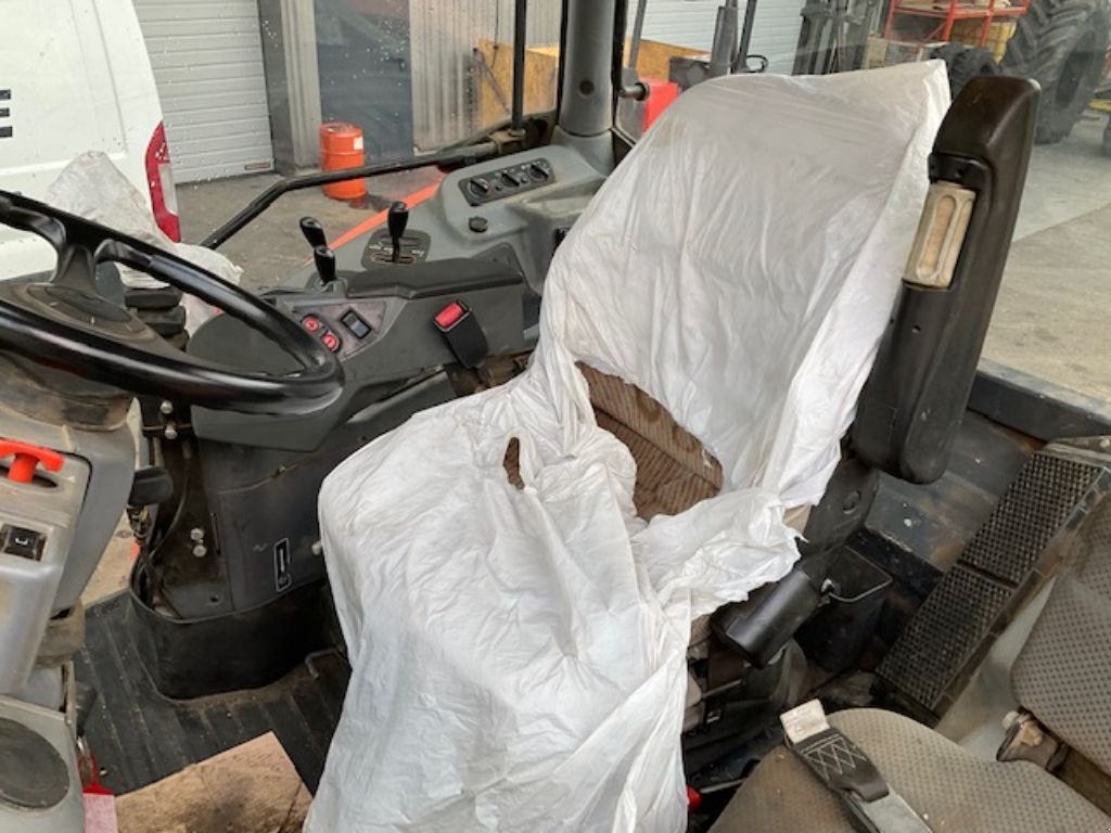 Traktor типа Kubota MGX 135, Gebrauchtmaschine в VERNOUX EN VIVARAIS (Фотография 5)