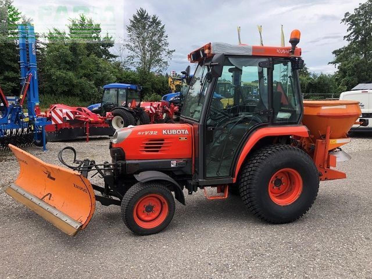 Traktor of the type Kubota stv 32, Gebrauchtmaschine in LYSSACH (Picture 1)