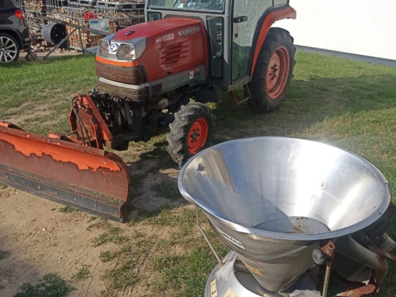 Traktor типа Kubota STV 32, Gebrauchtmaschine в Baumgarten (Фотография 1)