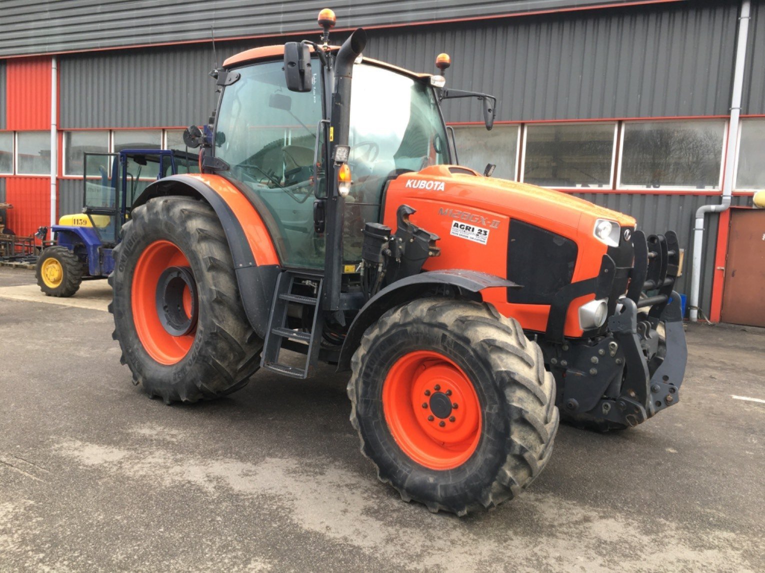 Traktor des Typs Kubota Tracteur agricole M128GXS2 Kubota, Gebrauchtmaschine in LA SOUTERRAINE (Bild 1)