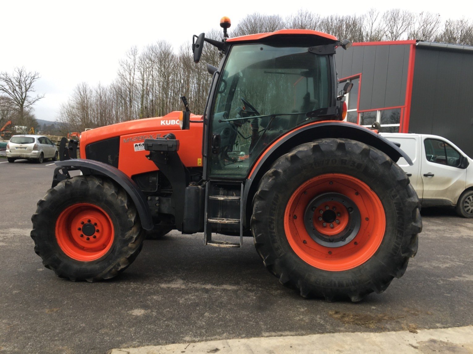 Traktor типа Kubota Tracteur agricole M128GXS2 Kubota, Gebrauchtmaschine в LA SOUTERRAINE (Фотография 4)
